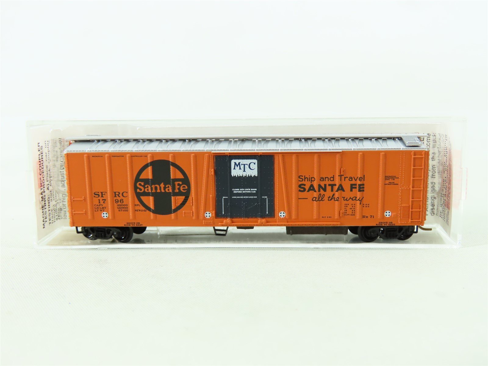 N Scale Micro-Trains MTL 70070 SFRC Santa Fe Mechanical Reefer #1796