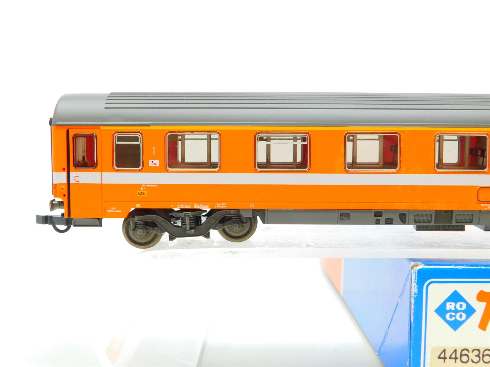 HO Scale Roco 44636 FS Italian State 1st Class Corridor Coach Passenge -  Model Train Market