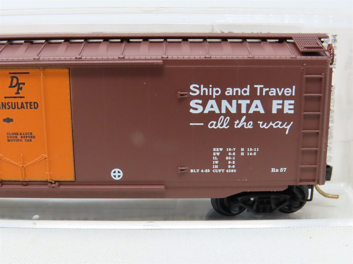 N Scale Micro-Trains MTL 32050/3 SFRB Santa Fe 50&#39; Plug Door Box Car #6172