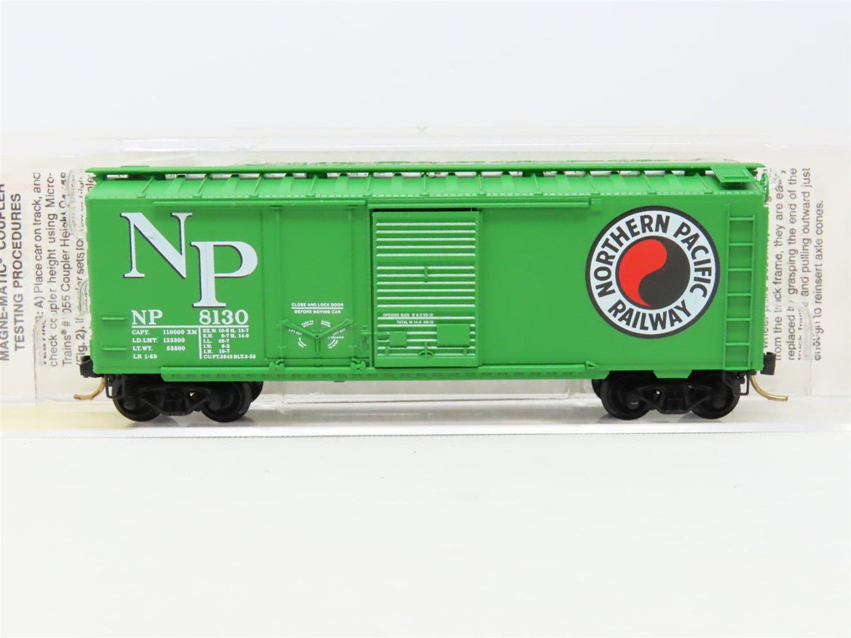 N Micro-Trains MTL 22090 NP Northern Pacific 40&#39; Combination Door Box Car #8130