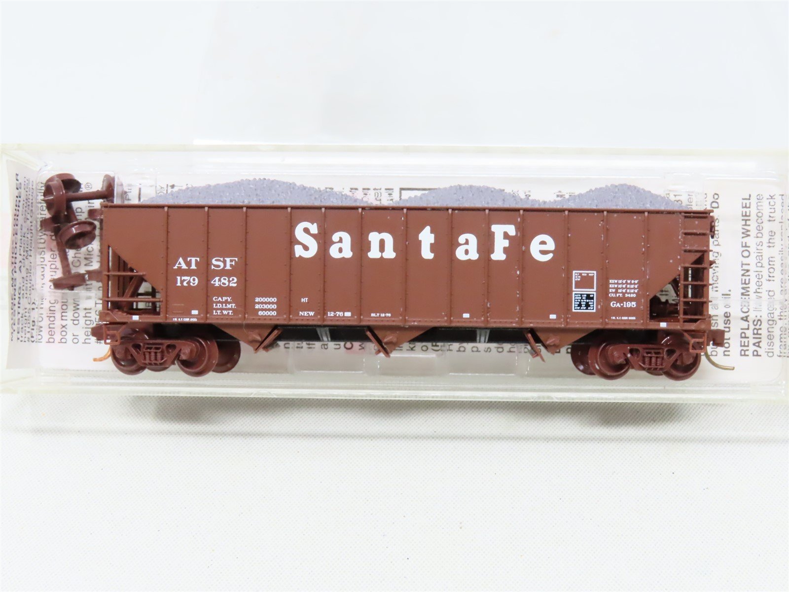N Scale Micro-Trains MTL 108120.2 ATSF Santa Fe 3-Bay Hopper #179482 W/ Load