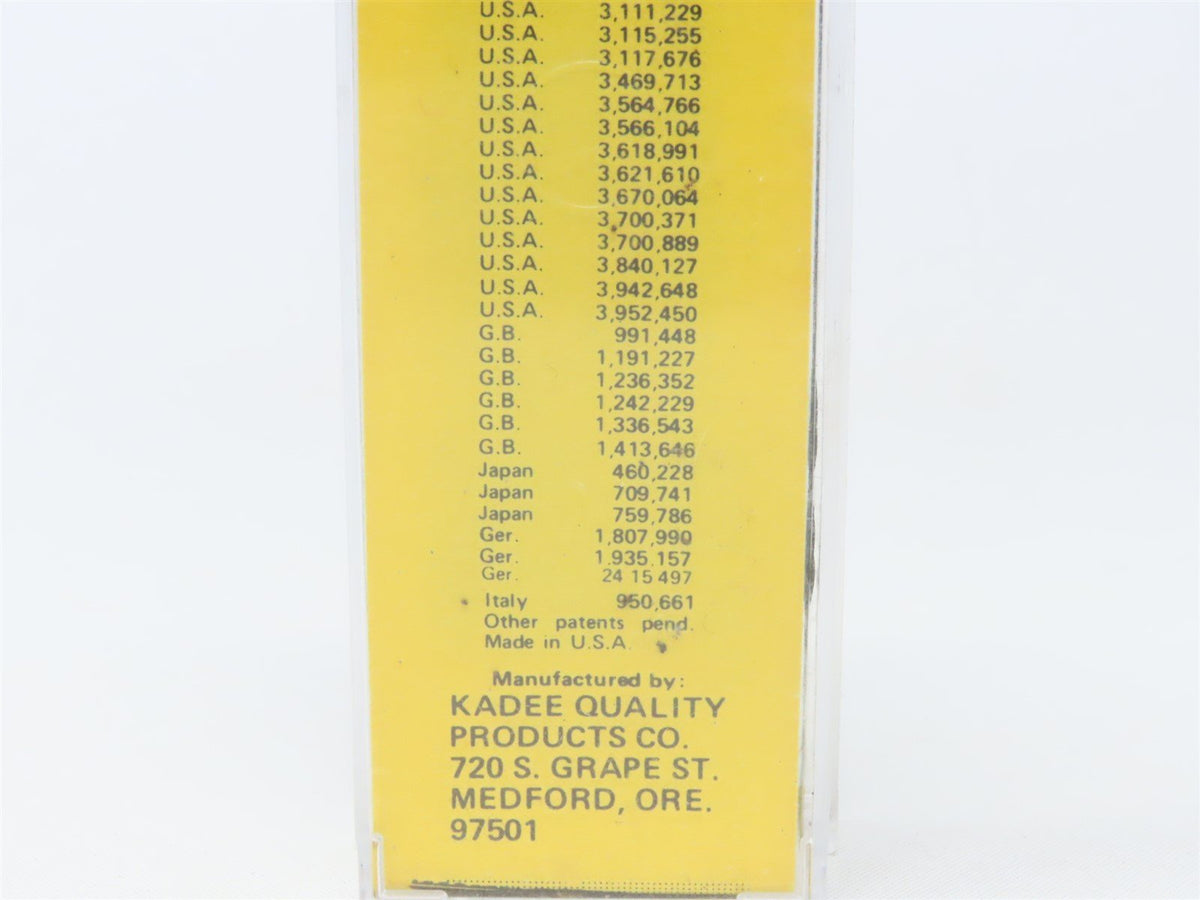 N Scale Kadee Micro-Trains MTL 21091 B&amp;O Chessie System Plug Door Box Car 293981