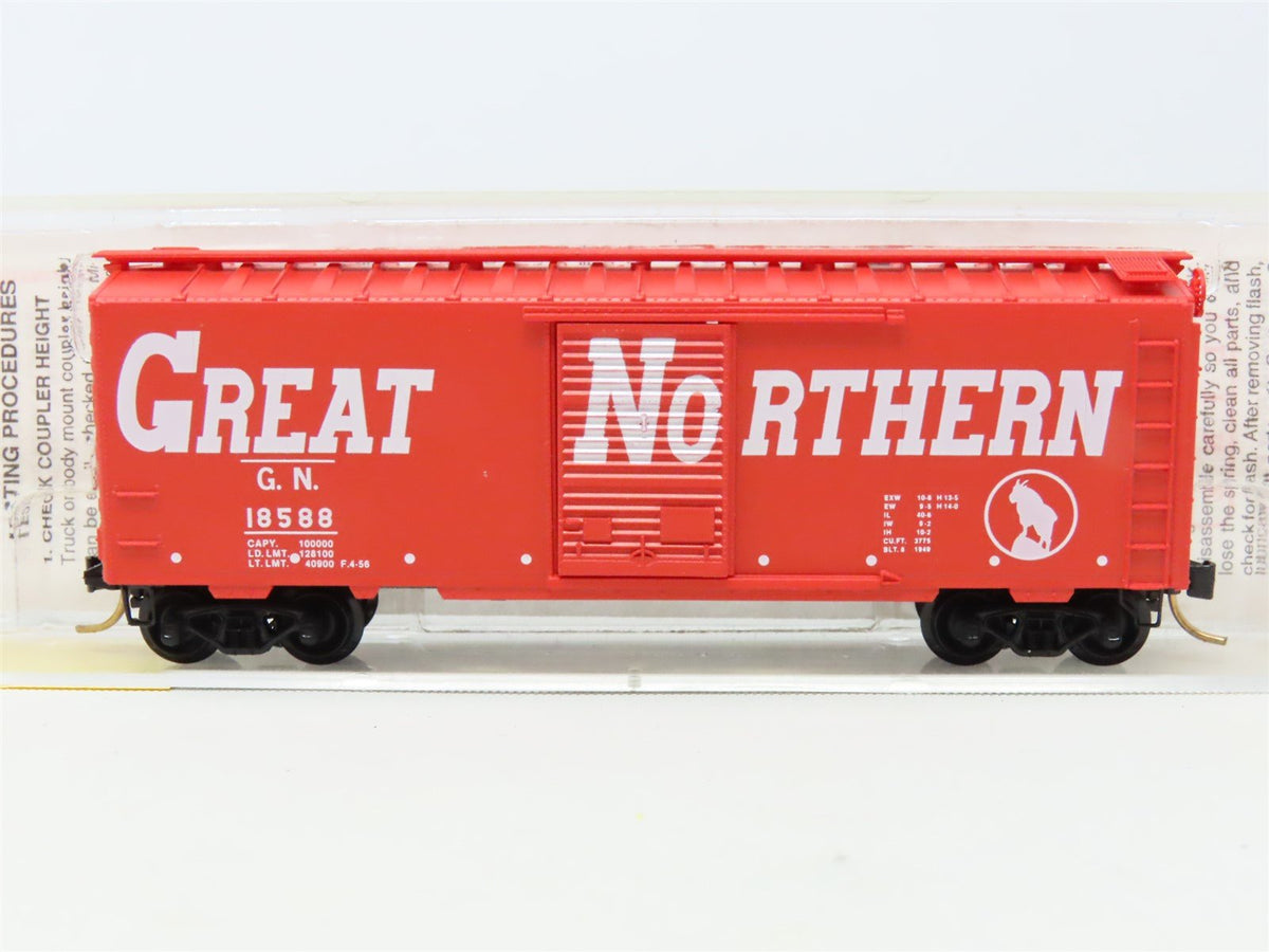 N Micro-Trains MTL 20176 GN Great Northern &quot;Circus Train Car&quot; 40&#39; Box Car #18588
