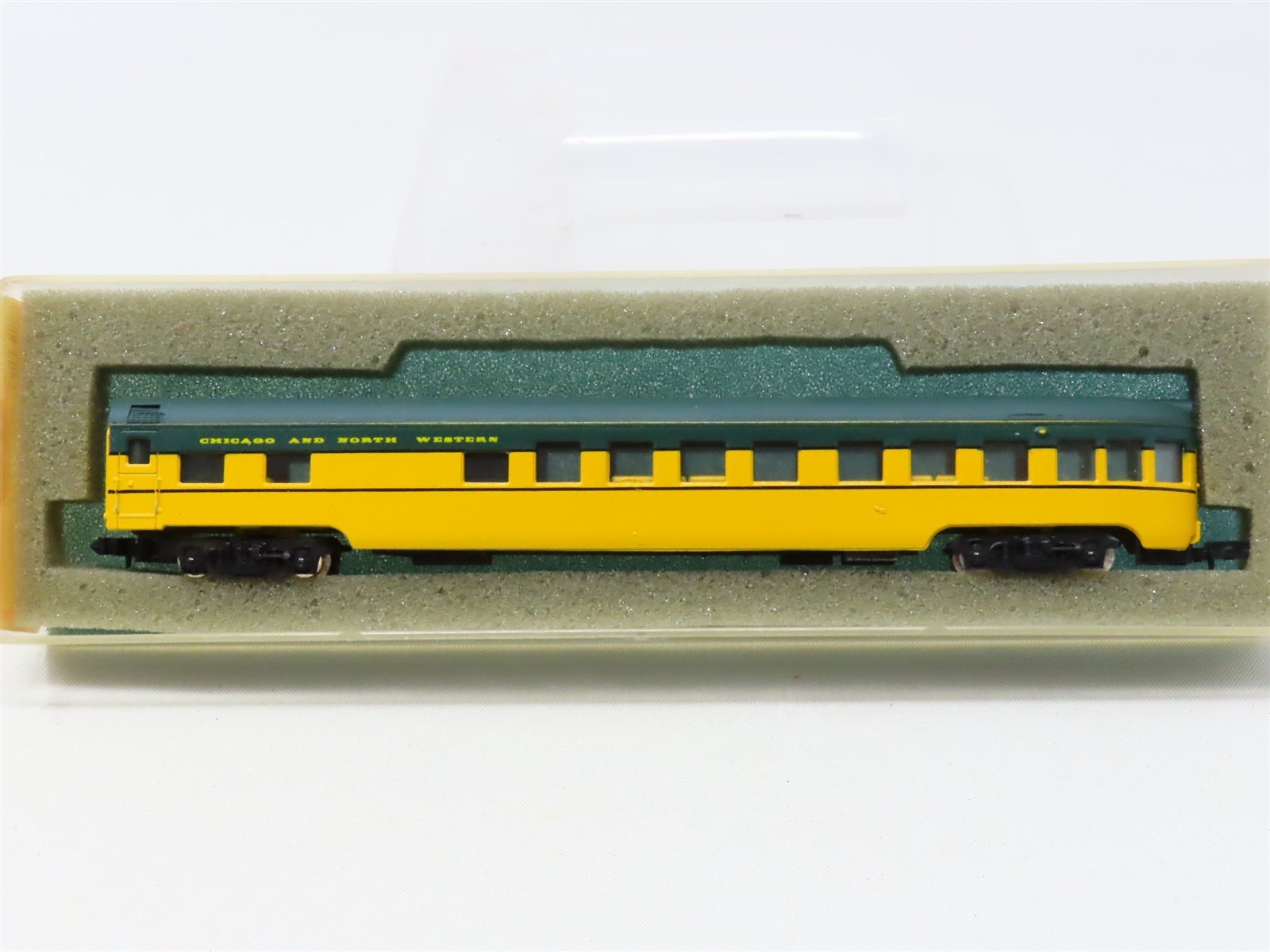 N Scale Con-Cor 4041-T CNW Chicago North Western Observation Passenger Car