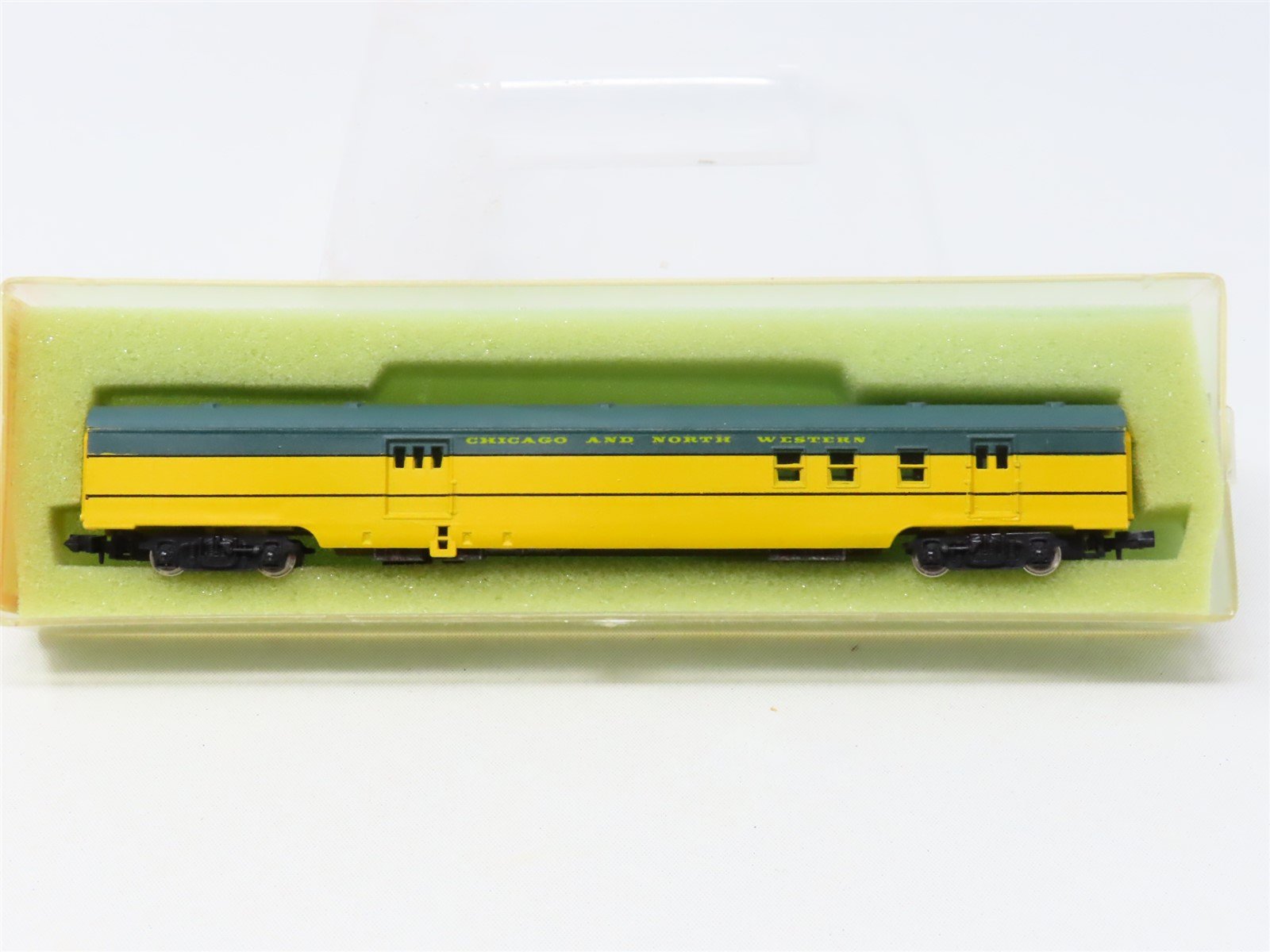 N Scale Con-Cor 4021-T CNW Chicago North Western Combination Passenger Car