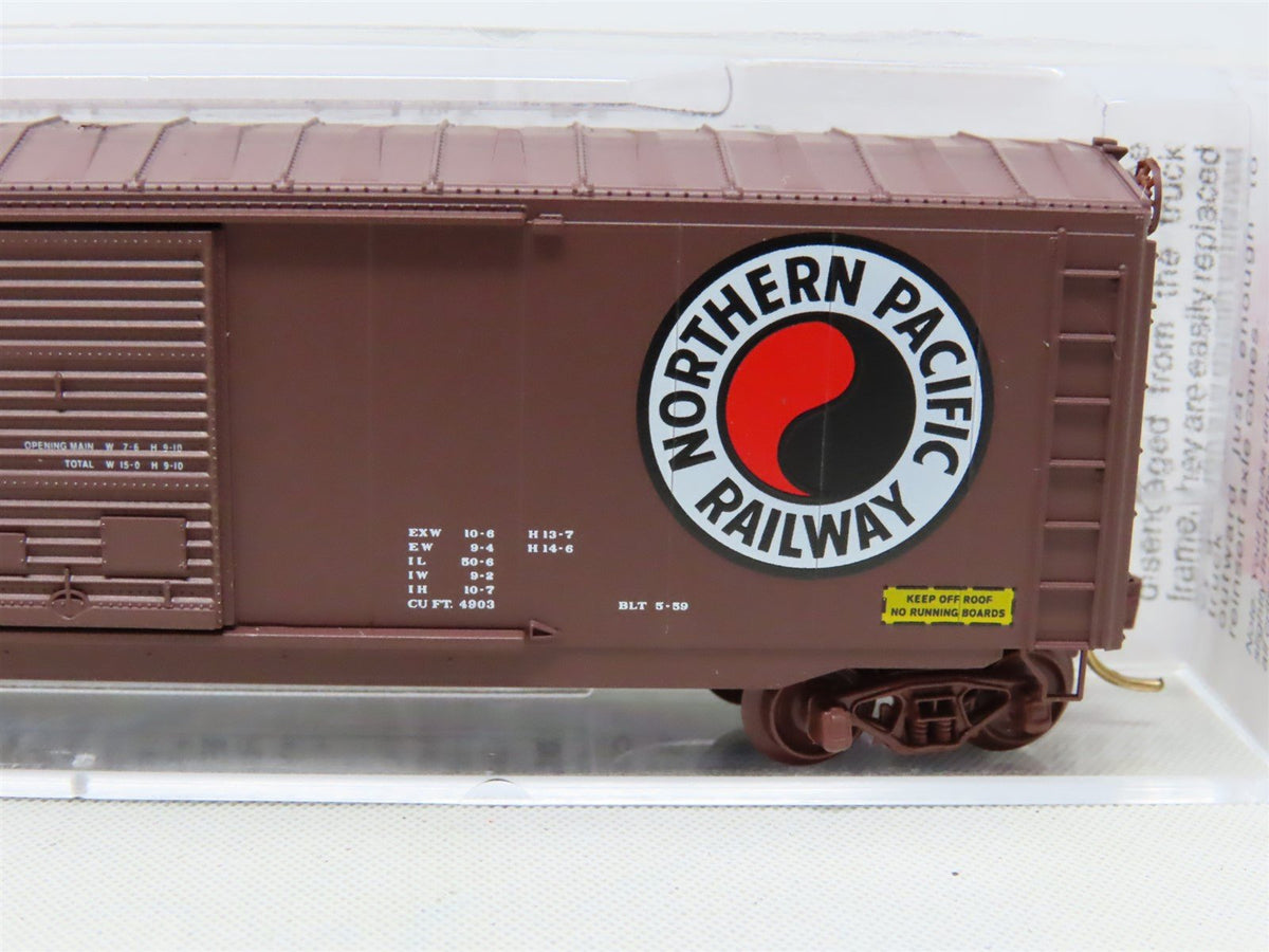 N Scale Micro-Trains MTL 37050 NP Northern Pacific 50&#39; Standard Box Car #7813
