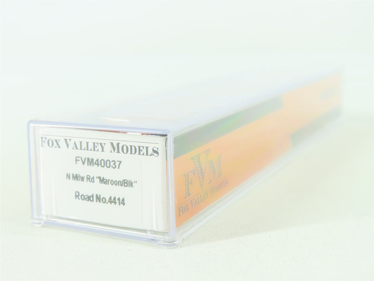 N Scale Fox Valley FVM40037 MILW Milwaukee Road &quot;Hiawatha&quot; Coach Passenger #4414