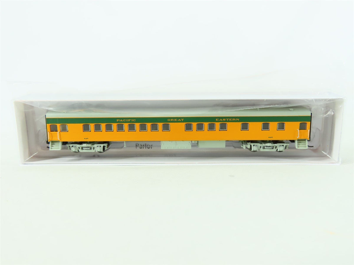 N Fox Valley FVM40111 PGE Pacific Great Eastern MILW Bunk Coach Passenger #625