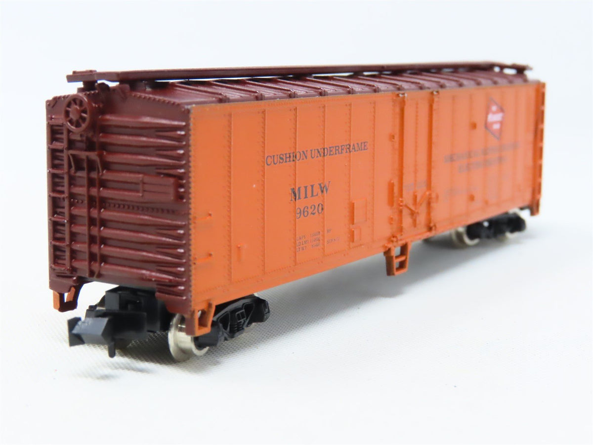 N Scale Atlas 3663 MILW Milwaukee Road 50&#39; Mechanical Reefer #9620