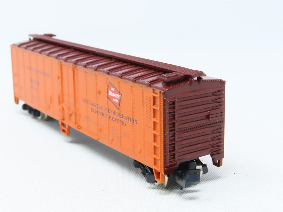 N Scale Atlas 3663 MILW Milwaukee Road 50&#39; Mechanical Reefer #9620