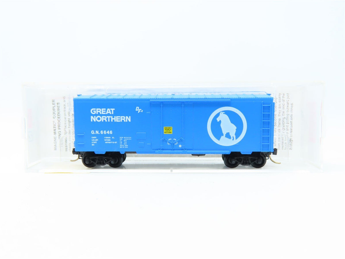 N Scale Micro-Trains MTL #74030 GN Big Sky Blue 40&#39; Plug Door Box Car #6646