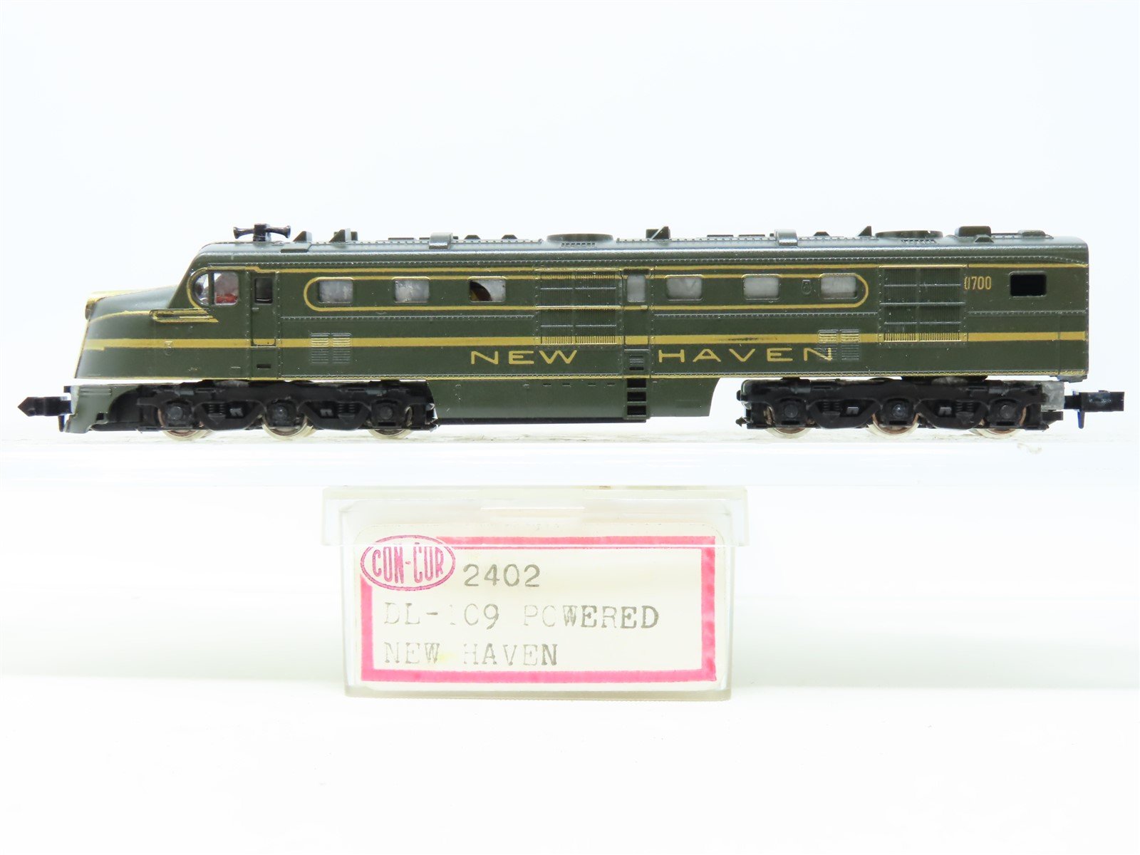 N Scale Con-Cor 2402 NH New Haven DL109 Diesel Locomotive #0700