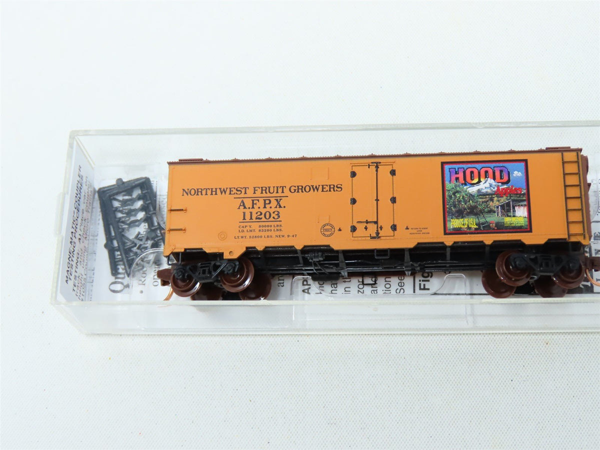 N Scale Micro-Trains MTL NSC 03-55 AFPX Hood Apples Reefer #11203