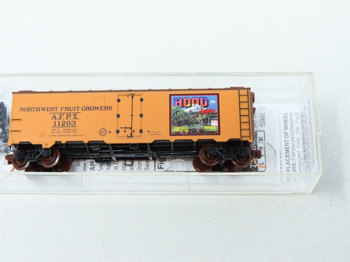 N Scale Micro-Trains MTL NSC 03-55 AFPX Hood Apples Reefer #11203