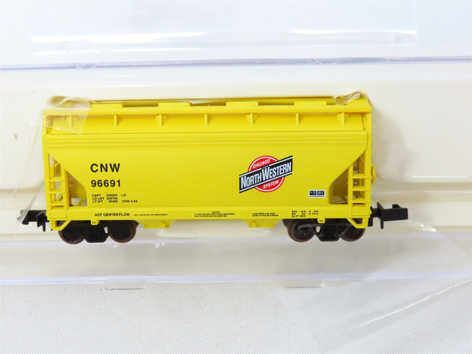 N Scale Atlas 39132 CNW Chicago North Western 2-Bay Centerflow Hopper #96691