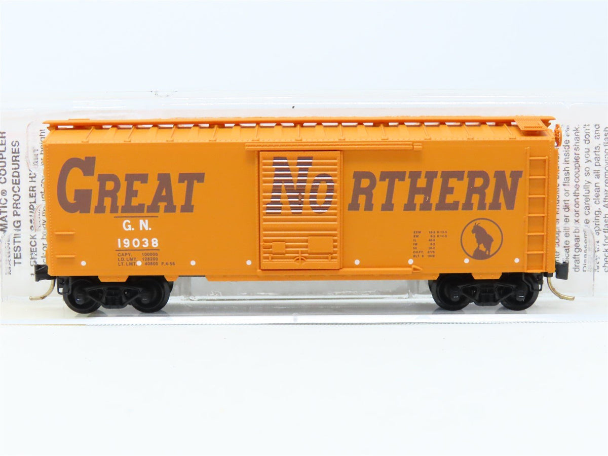 N Micro-Trains MTL 20166 GN Great Northern &quot;Circus Train&quot; 40&#39; Box Car #19038