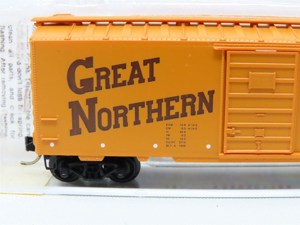 N Scale Micro-Trains MTL 20190 GN Great Northern &quot;Circus Car&quot; 40&#39; Box Car #18007