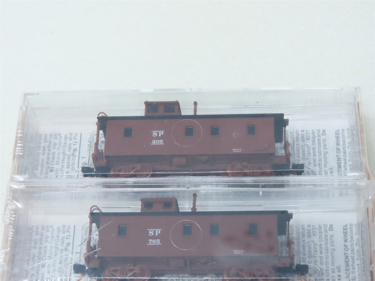 N Scale Micro-Trains MTL NSC 05-14 SP Southern Pacific 34&#39; Caboose 2-Pack SEALED