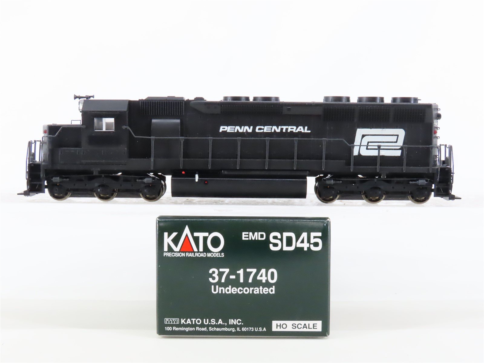HO Scale Kato 37-1740 PC Penn Central SD45 Diesel Locomotive w/ DCC