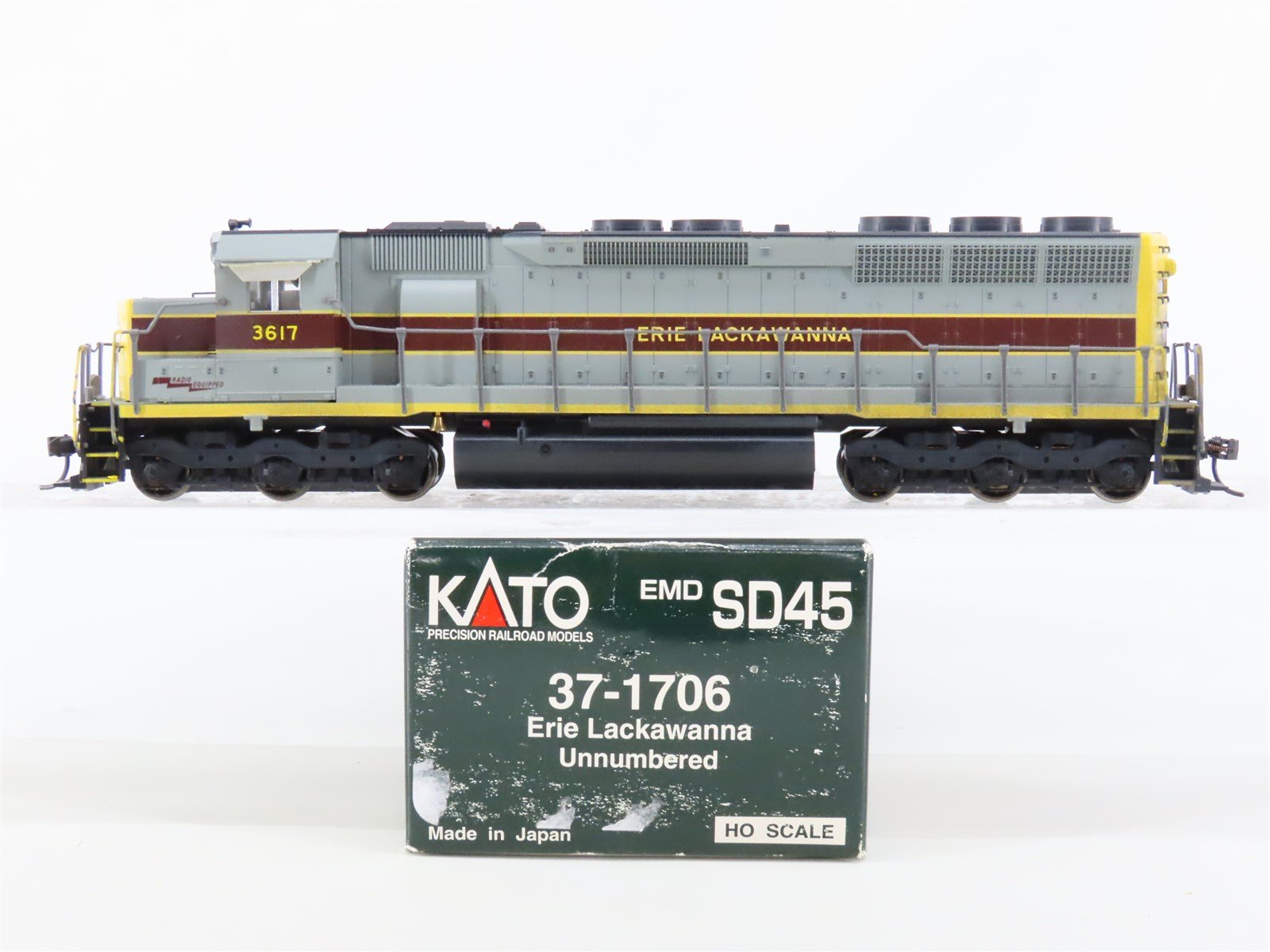 HO Scale Kato 37-1706 EL Erie Lackawanna SD45 Diesel Loco #3617 w/DCC Weathered