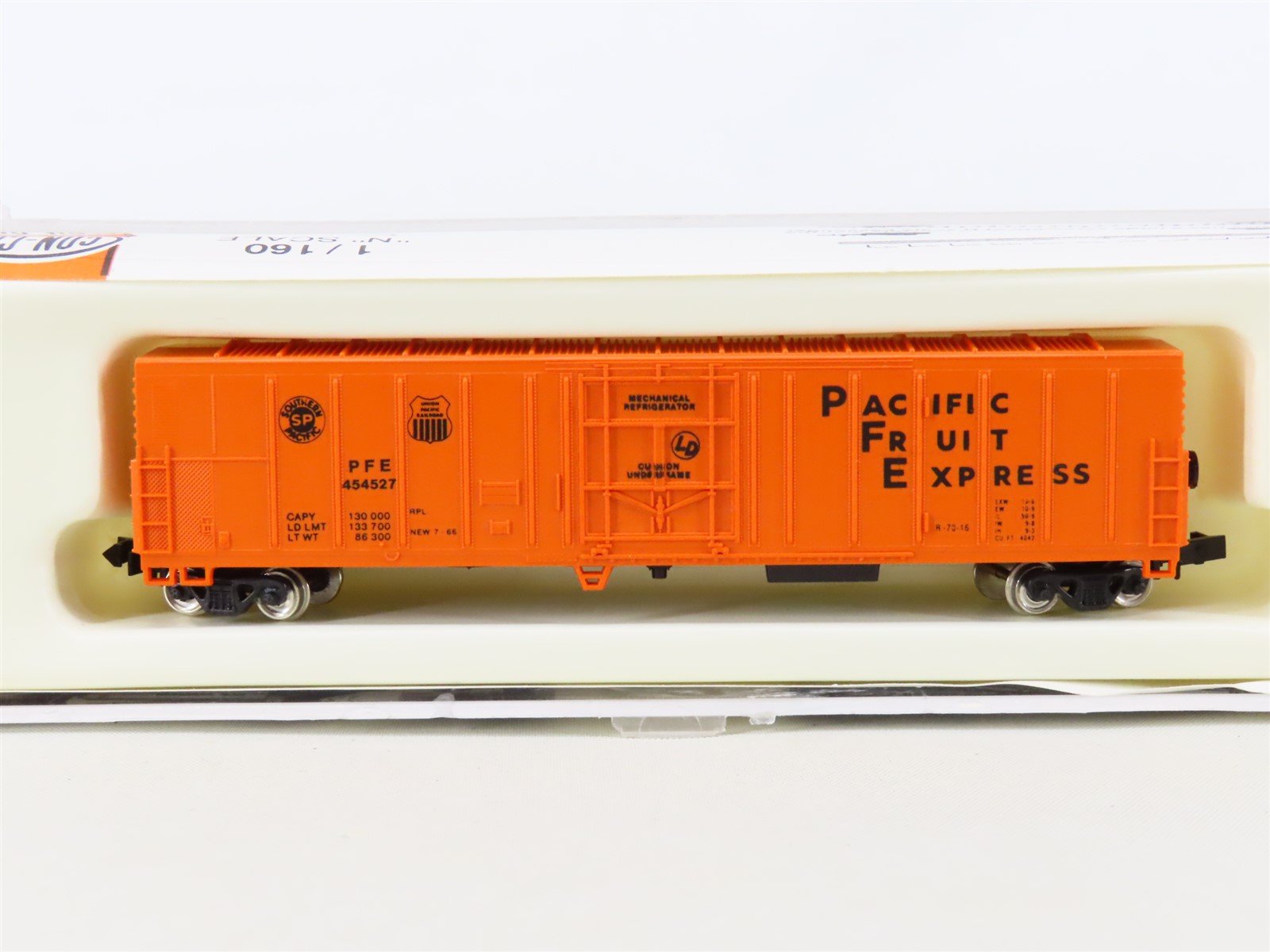 N Con-Cor #001-148201-9 SP UP PFE Pacific Fruit Express 57' Mech. Reefer #454527