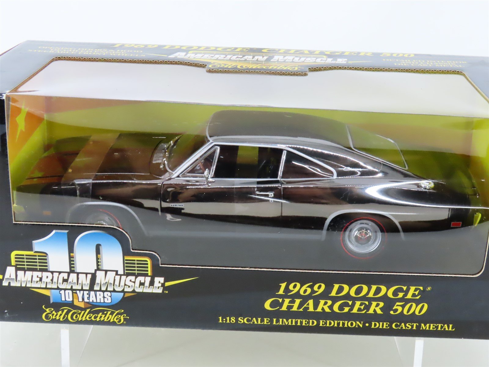 1:18 ERTL American Muscle 10 YR Limited Edition 36673 1969 Dodge