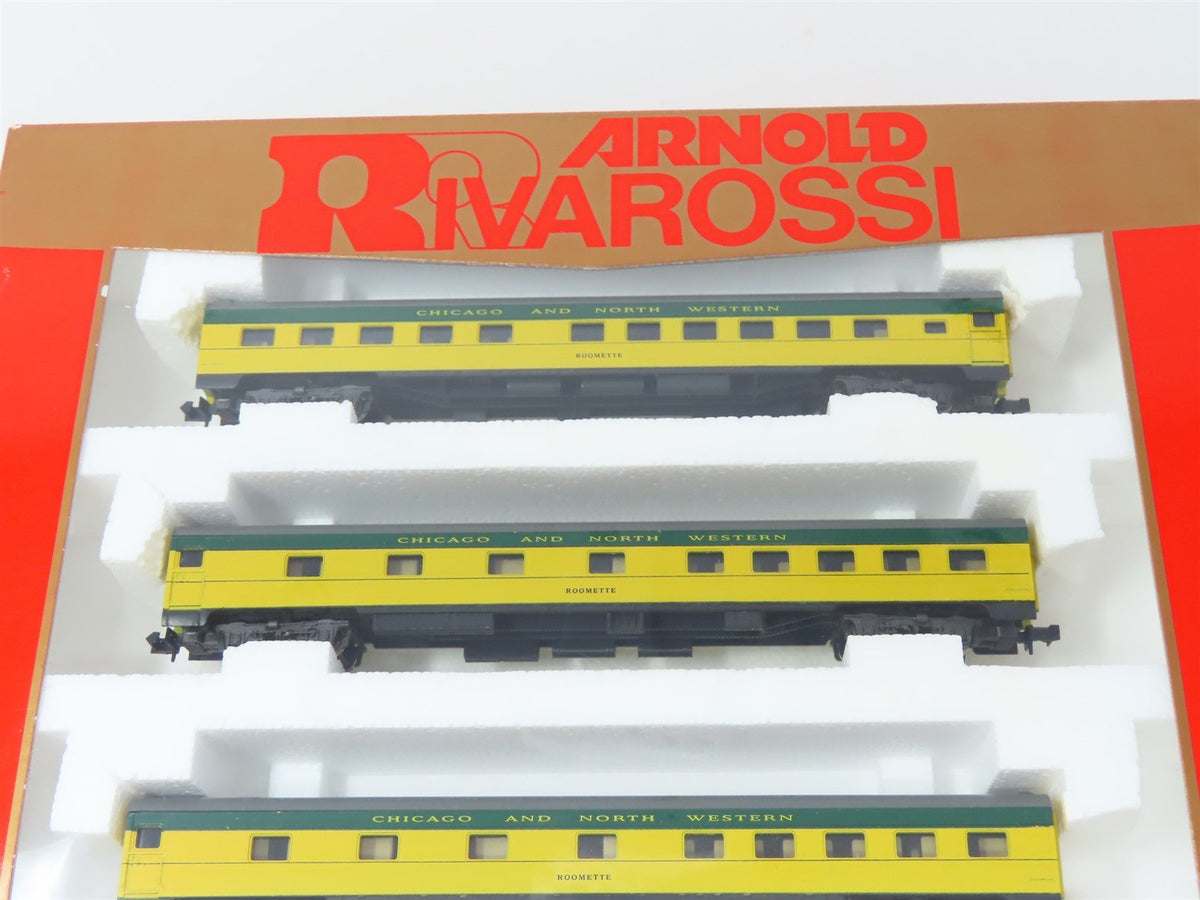 N Scale Arnold Rivarossi #0574 CNW Chicago &amp; North Western 3-Car Passenger Set