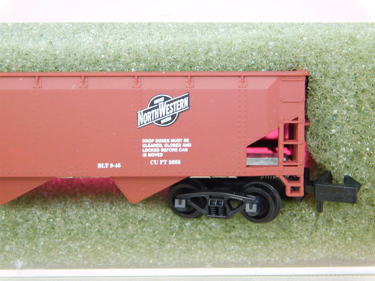 N Scale Roundhouse 8623 CNW Chicago &amp; Northwestern 3-Bay Open Hopper #61411