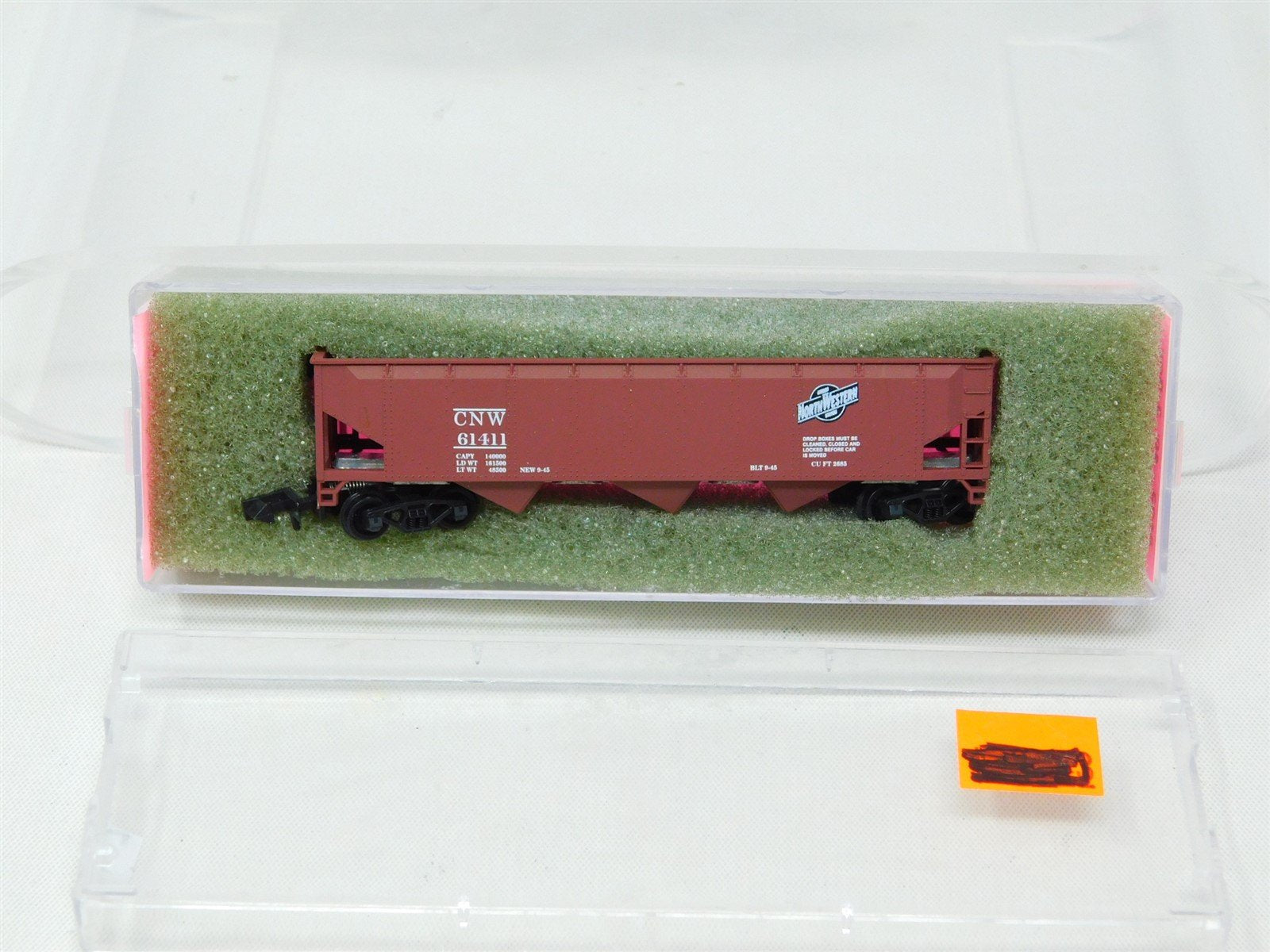 N Scale Roundhouse 8623 CNW Chicago & Northwestern 3-Bay Open Hopper #61411