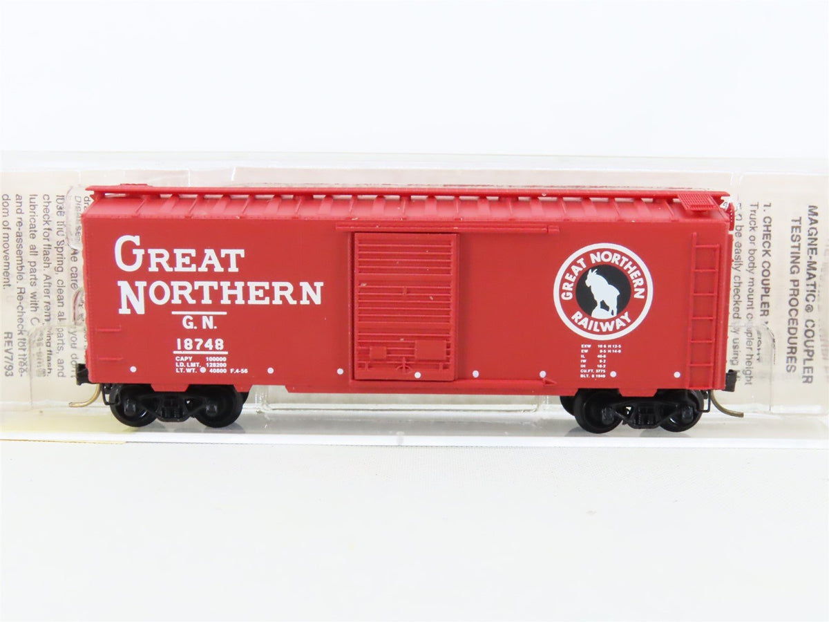 N Scale Micro-Trains MTL 20156 GN Great Northern &quot;Circus&quot; 40&#39; Box Car #18748