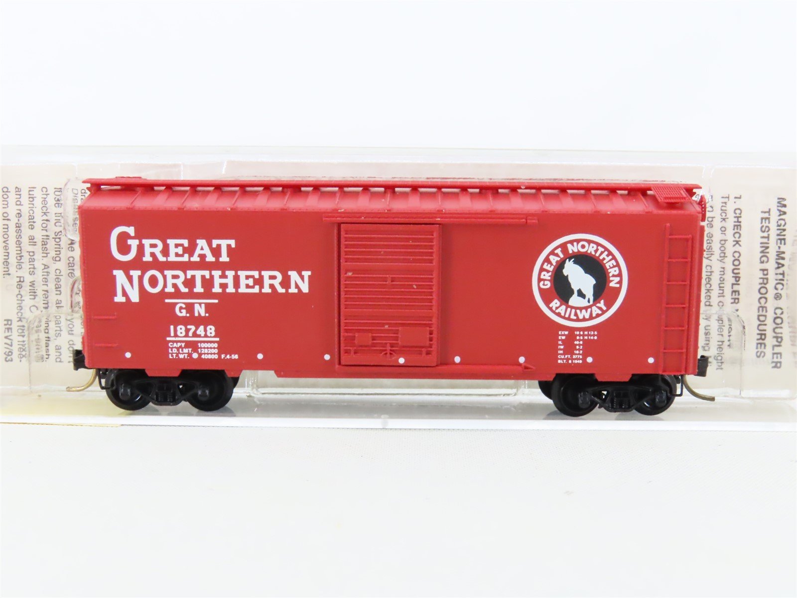 N Scale Micro-Trains MTL 20156 GN Great Northern "Circus" 40' Box Car #18748