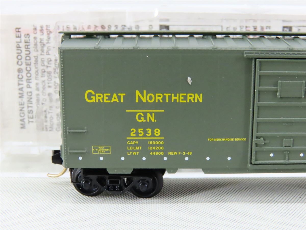 N Scale Micro-Trains MTL 20406 GN Great Northern 40&#39; Single Door Box Car #2528