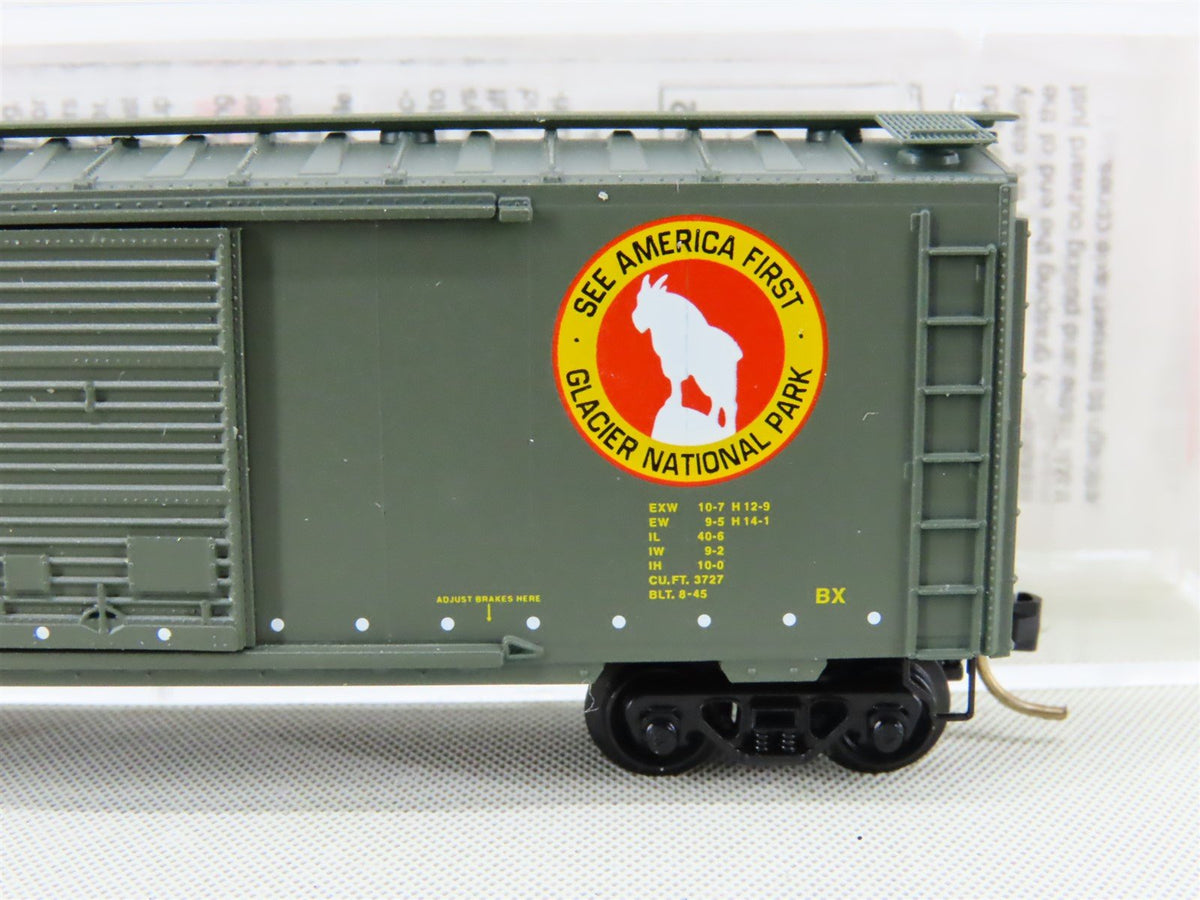 N Scale Micro-Trains MTL 20416 GN Great Northern 40&#39; Single Door Box Car #2510