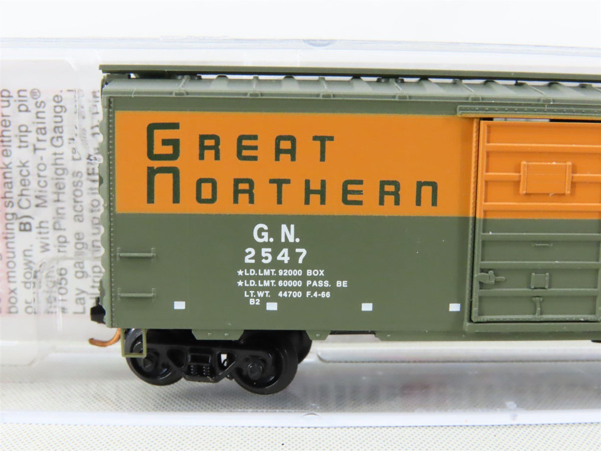 N Micro-Trains MTL 02000226 GN Great Northern 40&#39; Single Door Box Car #2547