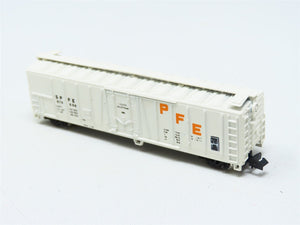 N Scale Con-Cor 0001-001863 SPFE Pacific Fruit Express 50' Ribbed Reefer #676898