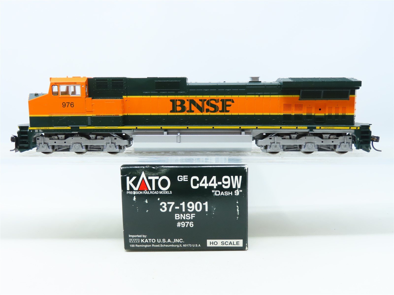 HO Scale KATO 37-1901 BNSF Railway GE C44-9W "Dash 9" Diesel #976 w/DCC