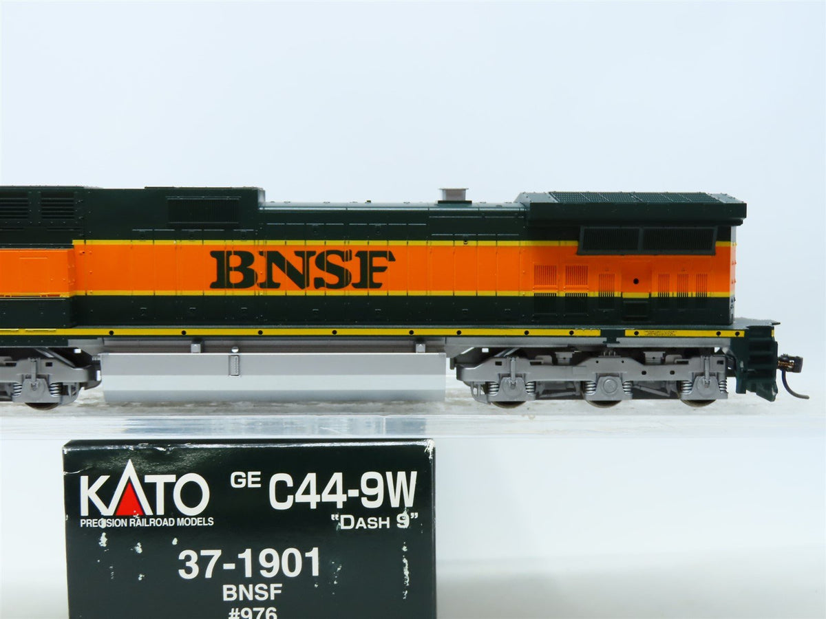HO Scale KATO 37-1901 BNSF Railway GE C44-9W &quot;Dash 9&quot; Diesel #976 w/DCC