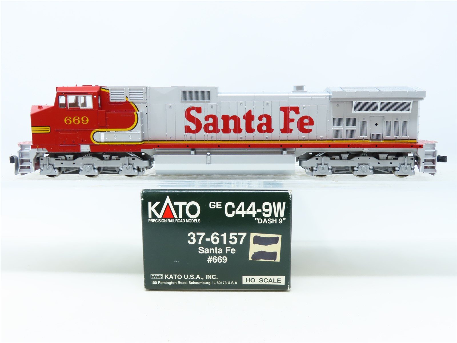 HO KATO 37-6157 ATSF Santa Fe "Warbonnet" C44-9W Dash 9 Diesel #669 - DCC Ready