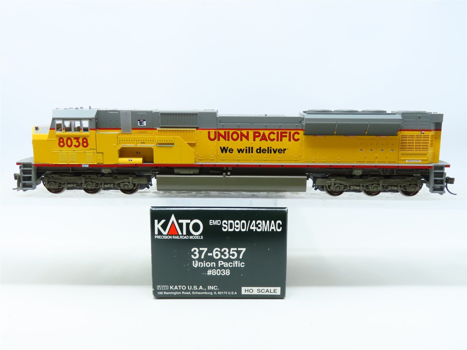 HO Scale KATO 37-6357 UP Union Pacific EMD SD90/43MAC Diesel #8038 w/DCC