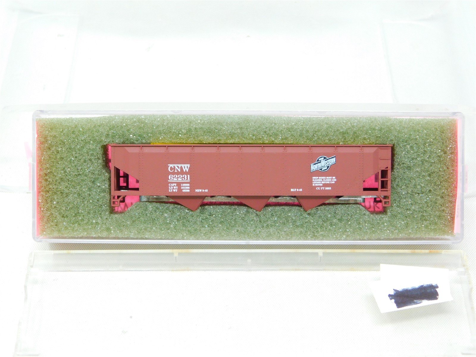 N Scale Roundhouse 8623 CNW Chicago North Western 3-Bay Hopper #62231 Kit