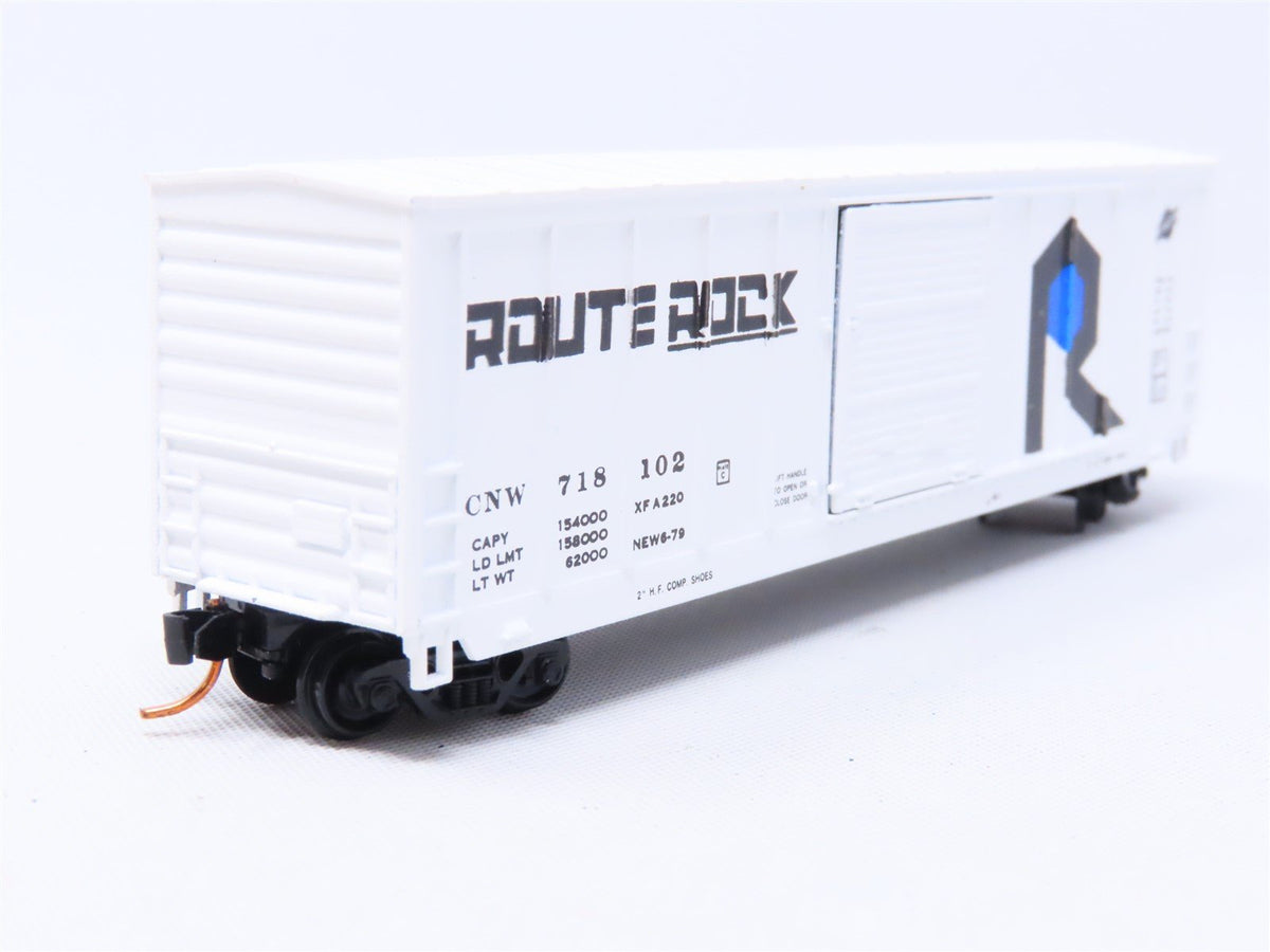 N Scale Roundhouse 8832 CNW Route Rock 50&#39; Single Door Box Car #718102