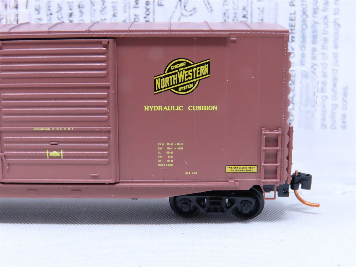 N Micro-Trains MTL 10100110 CNW Chicago North Western 40&#39; Hy-Cube Box Car #57950