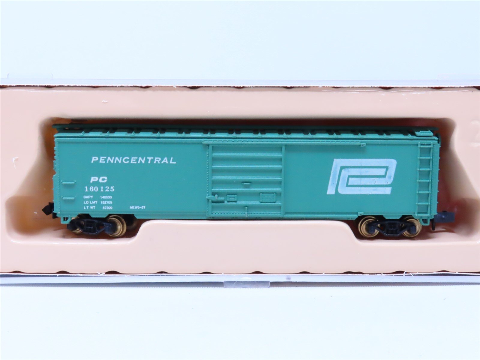 N Scale Con-Cor PC Penn Central 50' Single Door Box Car #160125