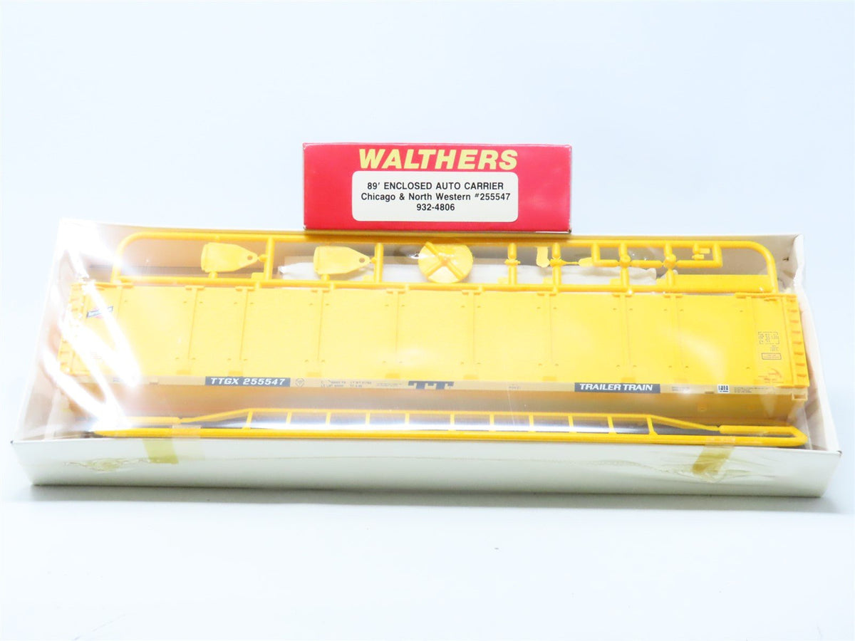 HO Scale Walthers Kit #932-4806 TTGX CNW 89&#39; Enclosed Auto Carrier #255547