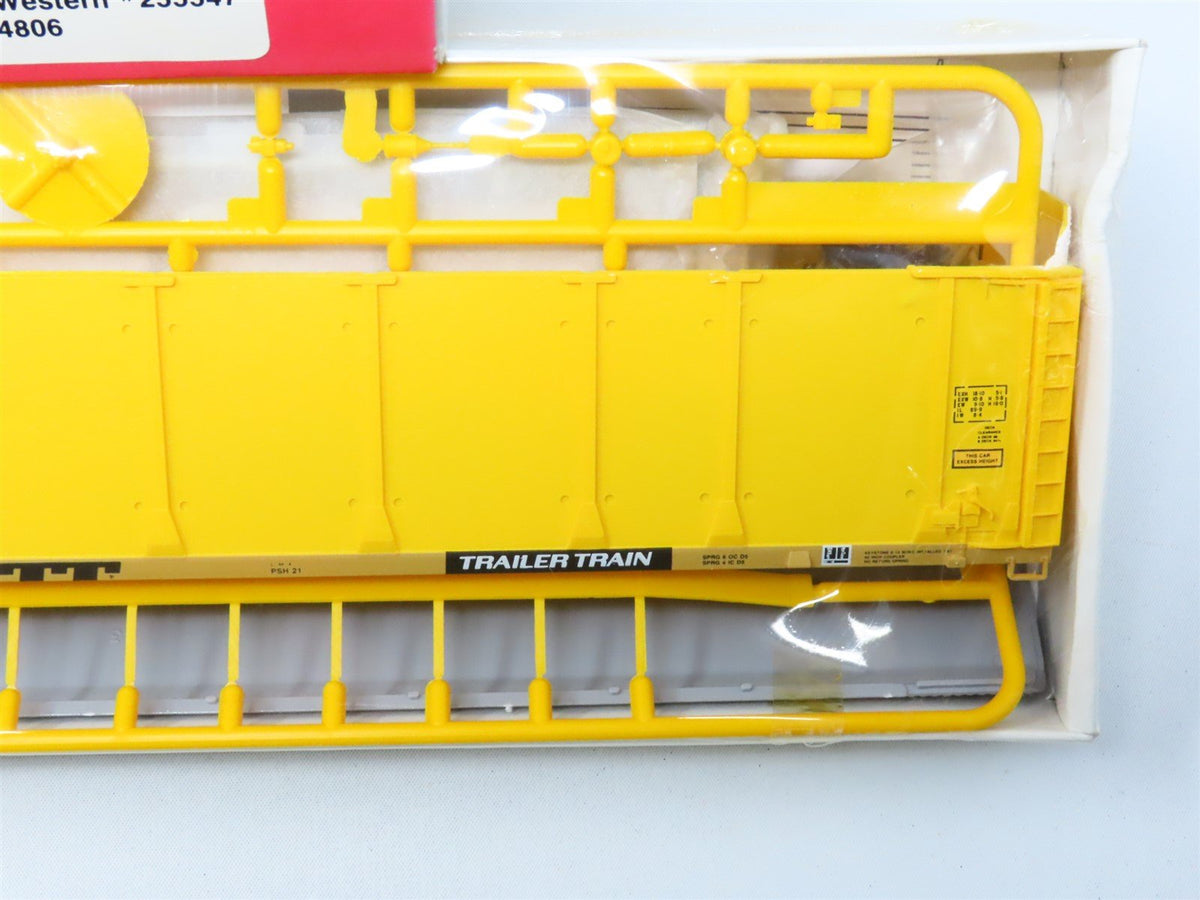 HO Scale Walthers Kit #932-4806 TTGX CNW 89&#39; Enclosed Auto Carrier #255547