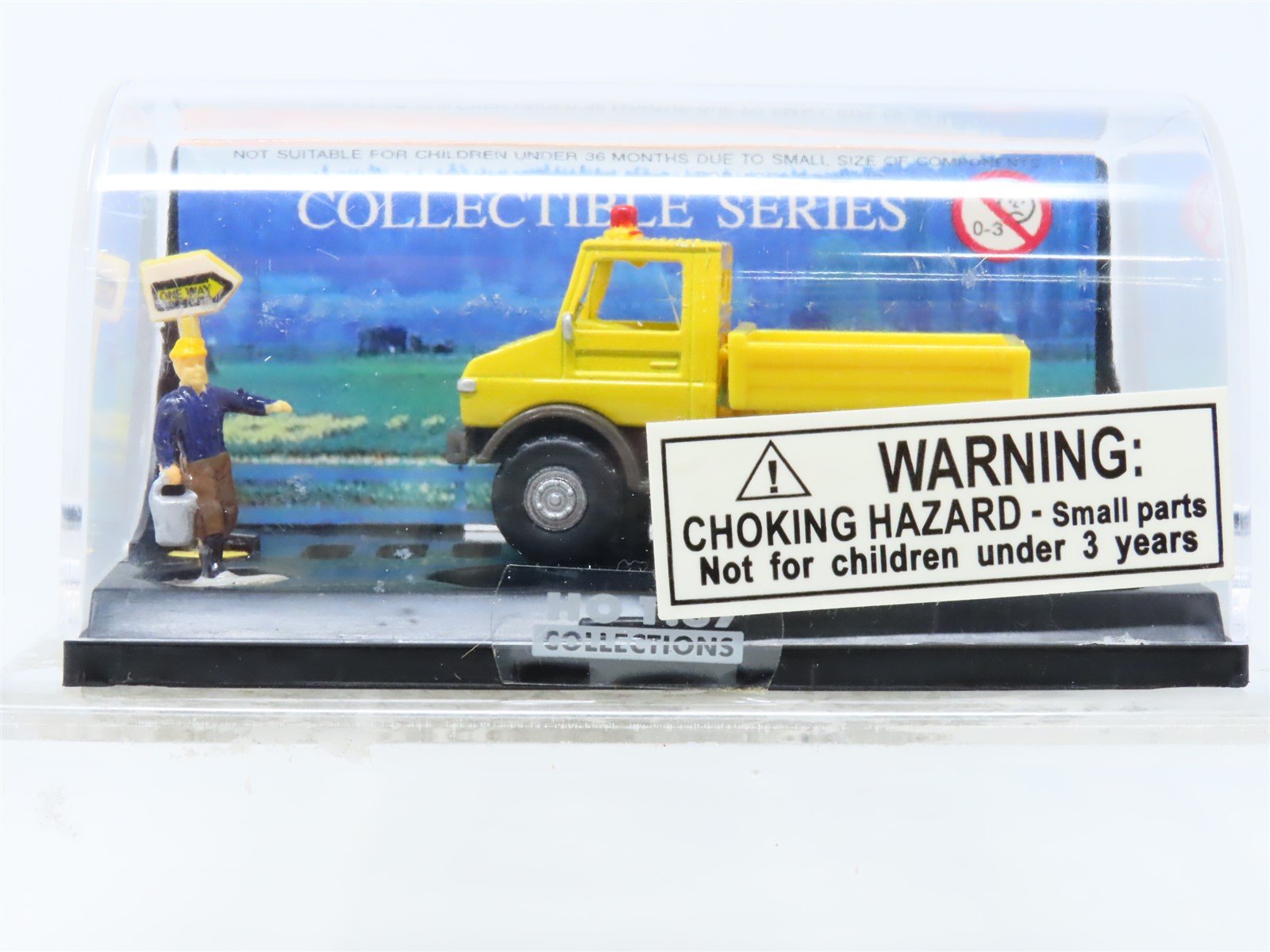 HO 1/87 Scale Smart Toys Collectible Series #20537 Yellow Work Truck w/ Figure