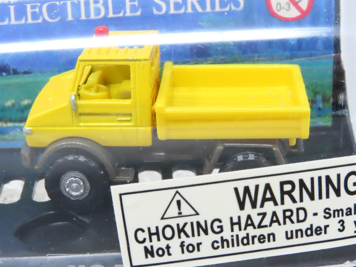 HO 1/87 Scale Smart Toys Collectible Series #20537 Yellow Work Truck w/ Figure