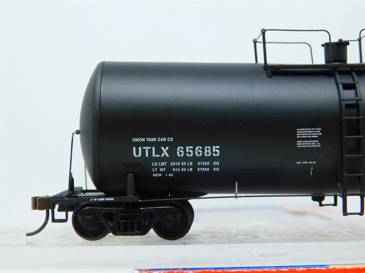 HO Scale Walthers #932-7222 UTLX Hubinger 16K Gal. Funnel Flow Tank Car #65685