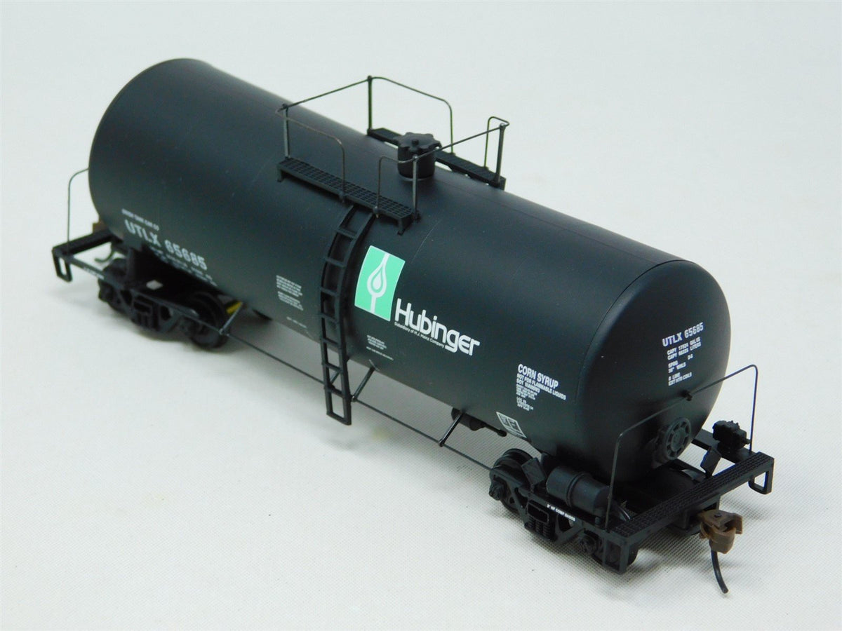 HO Scale Walthers #932-7222 UTLX Hubinger 16K Gal. Funnel Flow Tank Car #65685