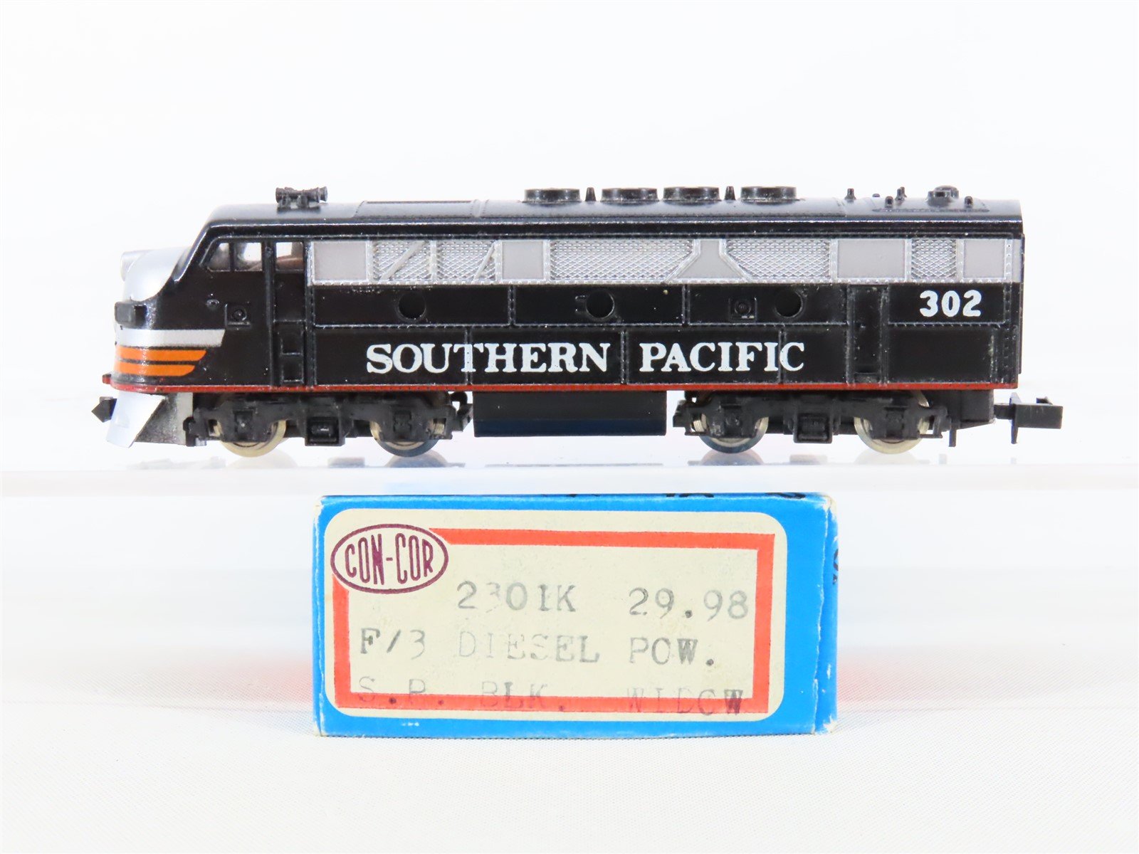 N Scale Con-Cor 2301K SP Southern Pacific F3 Diesel Locomotive #302